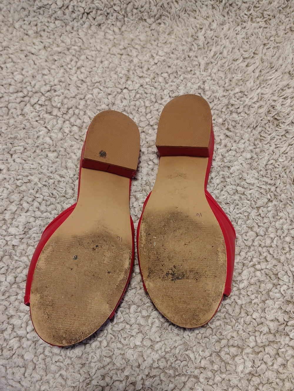 GUESS Red Open-Toe Slide Mules with Logo - Picture 2 of 4